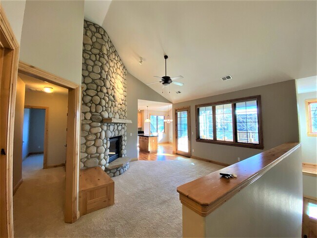 Foto del edificio - 31276 Stone Canyon Rd
