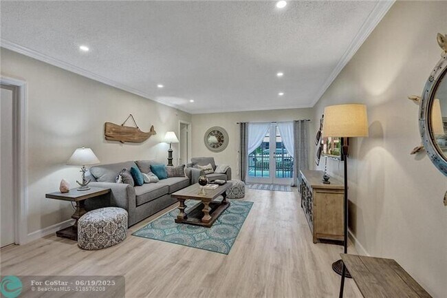 Foto del edificio - 2424 SE 17th St