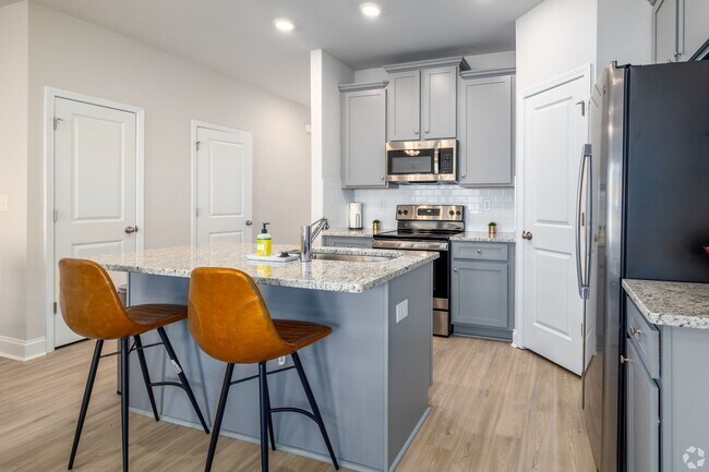 Interior Photo - Mintworth Commons