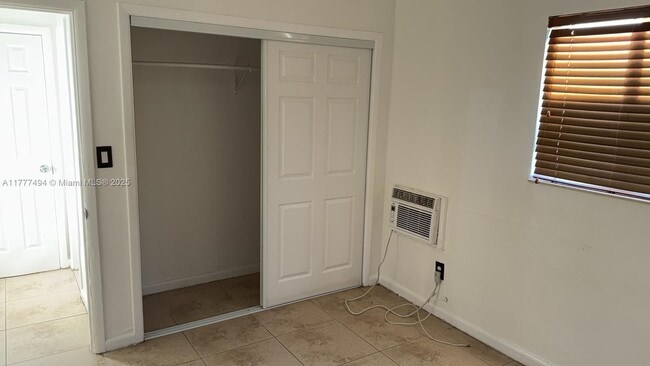 Foto del edificio - 932 Moffett St