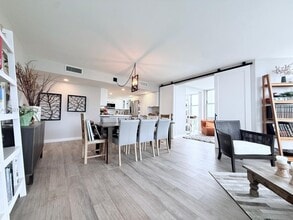 Building Photo - 1901 Brickell Ave