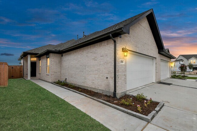 Foto del edificio - Welcome to the Elm — Single-Level Charm, Modern Style.