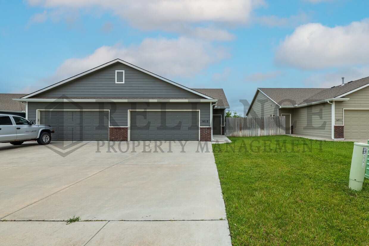 Primary Photo - 1615 E Horstmann Ct