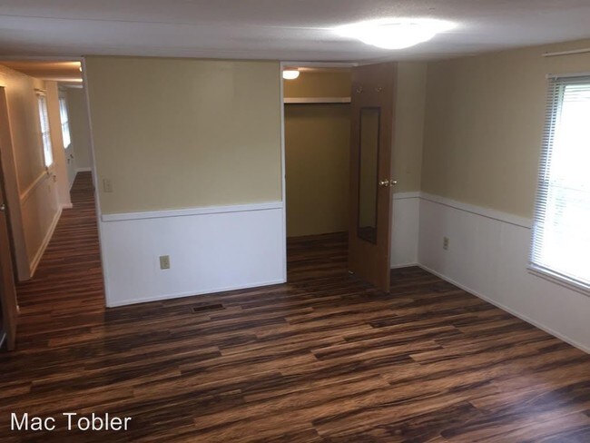 Building Photo - 4880 Harrison Ln
