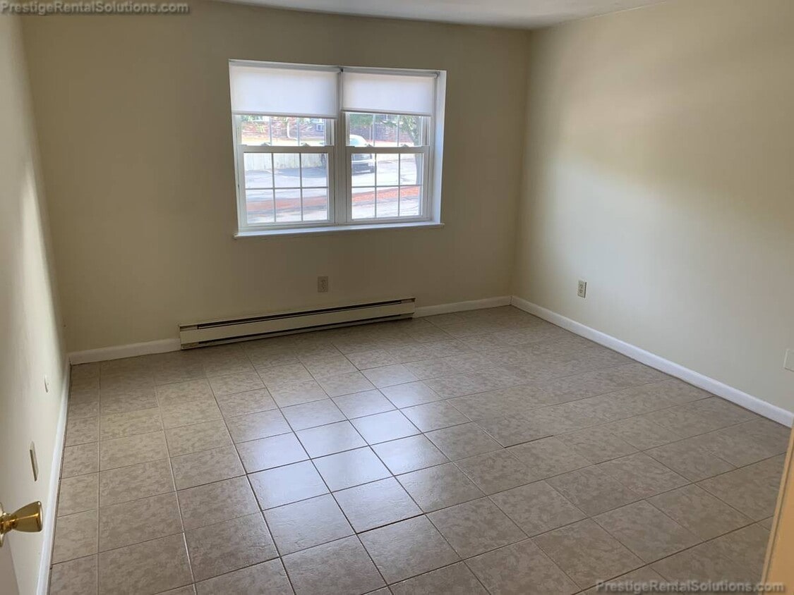 Foto principal - 740 Central St