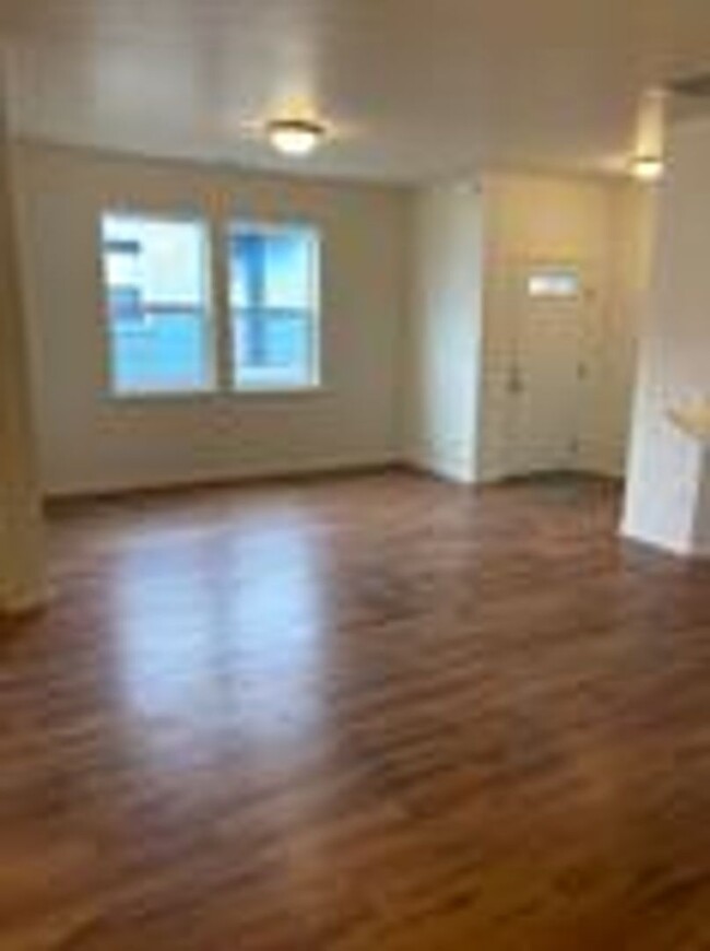 Foto del edificio - 3 bedroom, 2 bath, 1 car garage townhouse ...