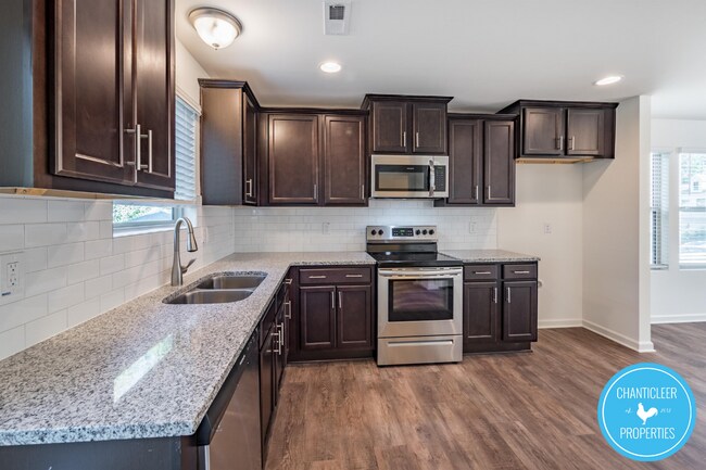 Foto del edificio - 1212 Haybrook Ln