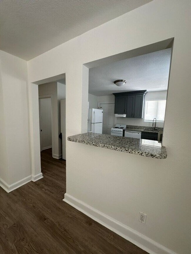 Foto del edificio - 1033 E Ocean View Ave