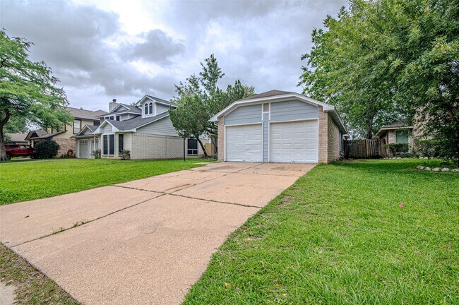 Foto del edificio - 1710 Blindlake Dr
