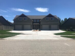 Building Photo - 4046 Sunstone St