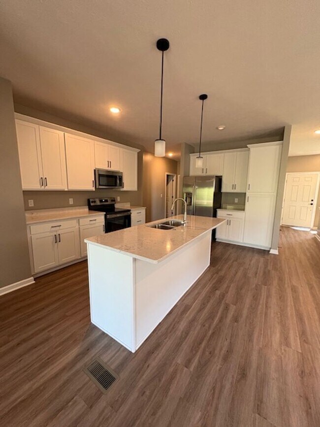 Building Photo - 8132 S 178th St