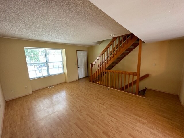 Foto del edificio - 4933 Singleton Dr