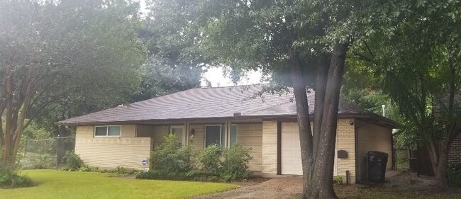 Building Photo - 4901 Nina Lee Ln