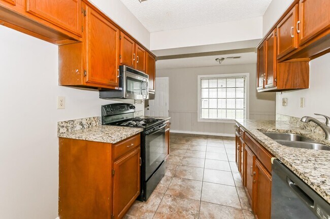 Foto del edificio - 6770 Starkenburg Ln