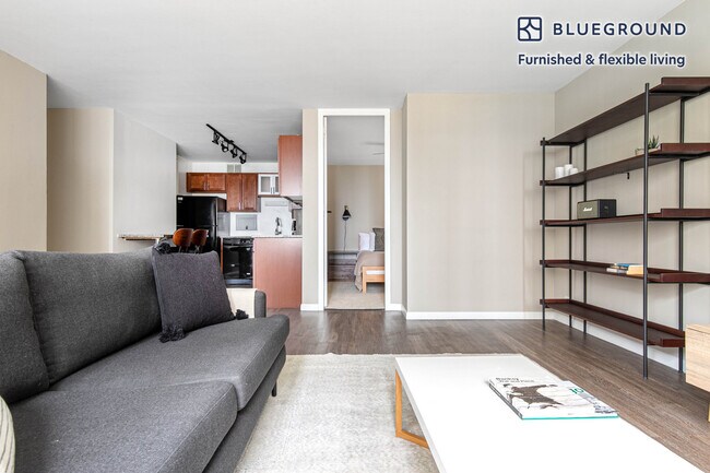 Foto del edificio - 860 N Dewitt Pl