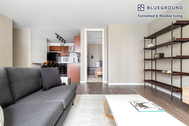 Building Photo - 860 N Dewitt Pl