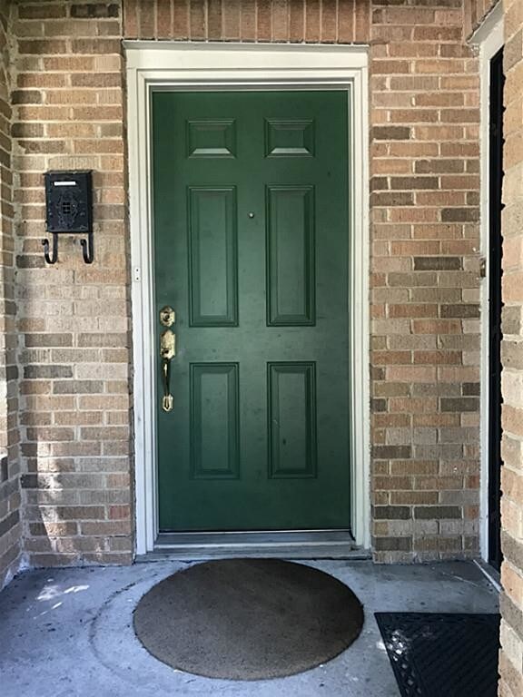 Primary Photo - 1602 Castle Ct