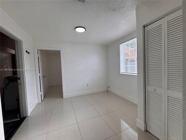 Foto del edificio - 541 E 38th St