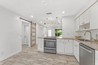 Building Photo - 4641 SW 25th Terrace
