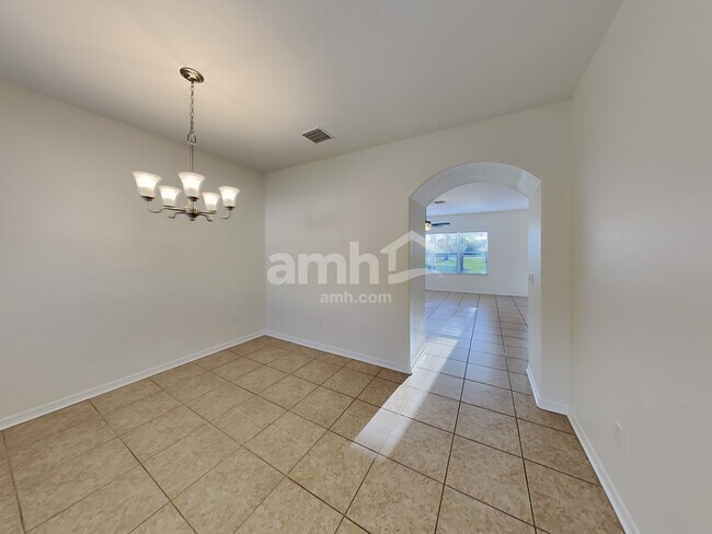Foto del edificio - 5803 Sweet William Terrace