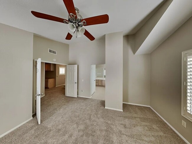 Foto del edificio - 40010 Fairwood Cir