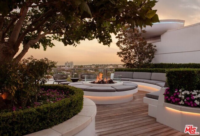 Foto del edificio - 8500 Burton Wy