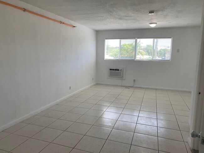 Building Photo - 509 S 21st Ave