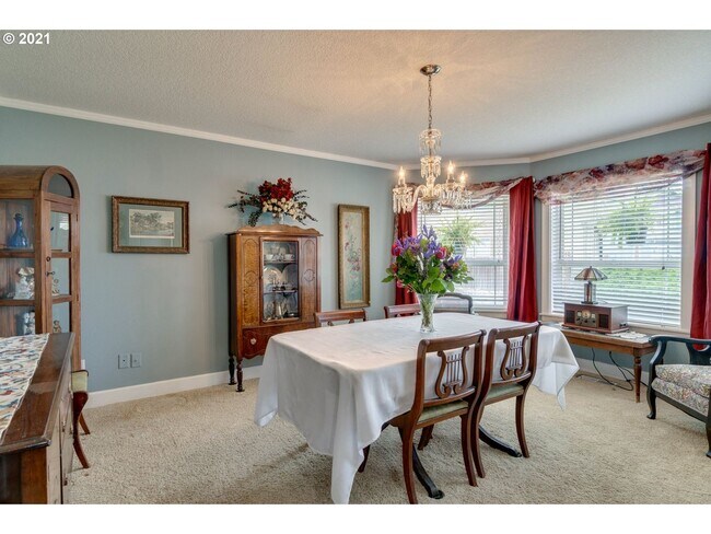 Foto del edificio - Charming One Level Custom Home