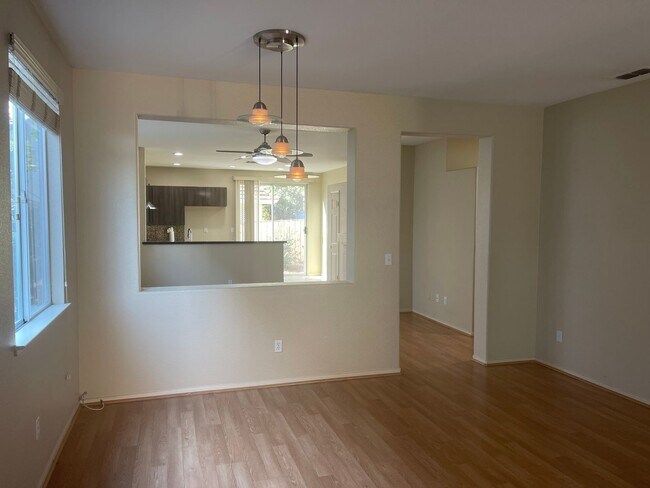 Building Photo - Very nice 3br/2ba in Gated Community