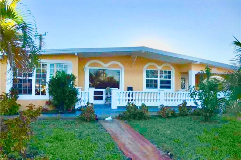 Primary Photo - 1430 NE 41st Dr