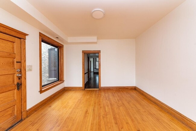 2 bedroom in Chicago IL 60647 - 2 bedroom in Chicago IL 60647 Apartment