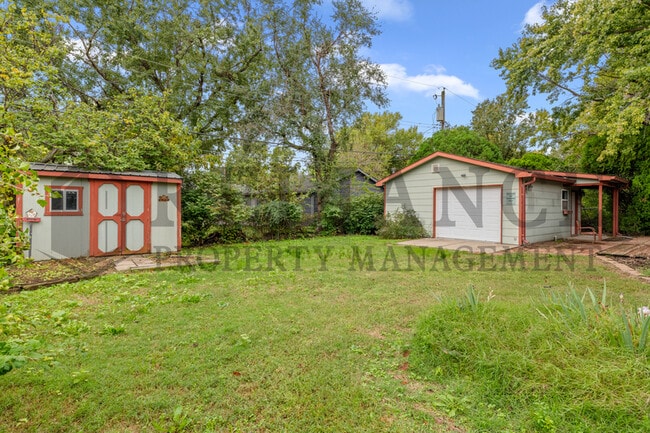 Building Photo - 913 N Wilbur Ln