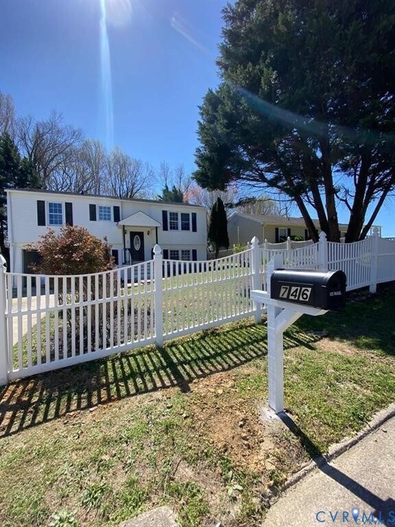 Building Photo - 746 St John Saint