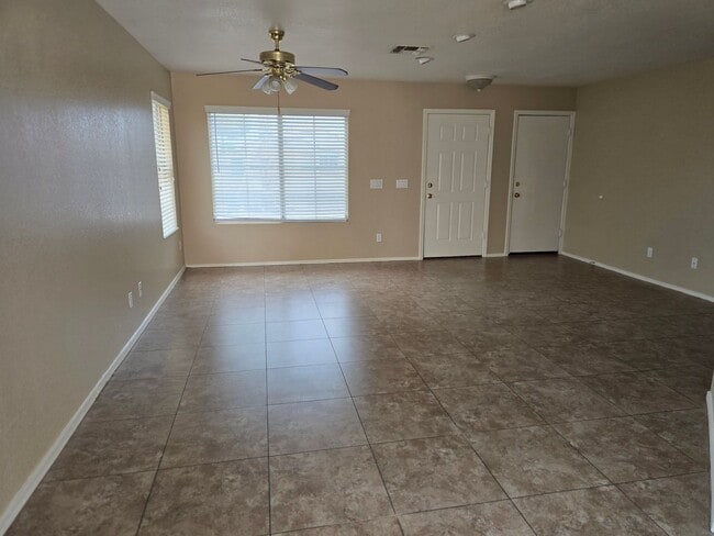 Building Photo - 9544 W Sunnyslope Ln