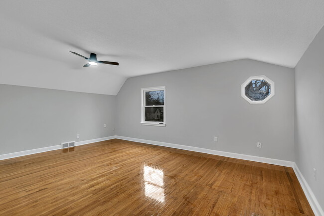 Building Photo - 355 Central Ave N