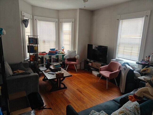 Building Photo - 2 Webley St