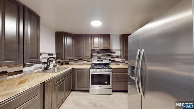 Foto del edificio - 204 Philip Ave