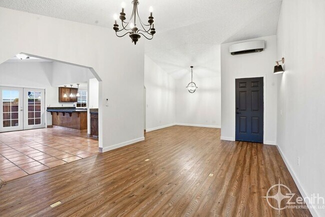 Foto del edificio - 13902 NE Piper Rd