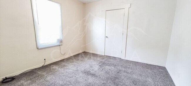 Building Photo - Cozy 5 BR home in Salt Lake City