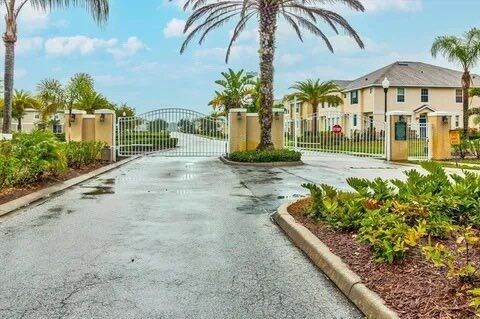 Foto del edificio - 8512 Shallow Creek Ct