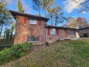 Building Photo - 3146 Vandiver Dr