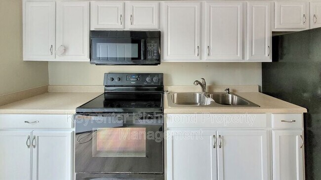 Foto del edificio - 5701 Spruance Rd