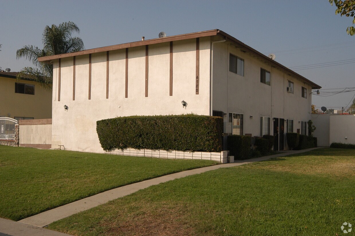 Building Photo - 4782 Canoga St