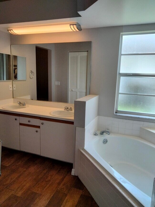 Foto del edificio - 6962 NW Hartney Way