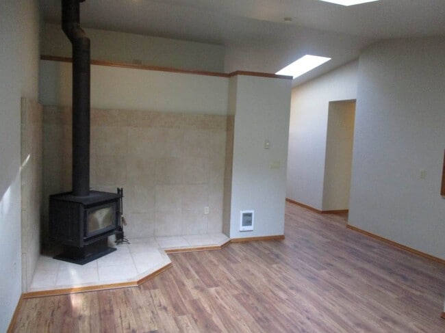 Foto del edificio - 2 bedroom 2 bath single story Duplex