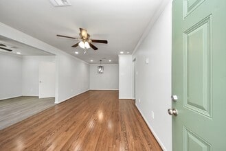 Building Photo - 5003 Enyart St