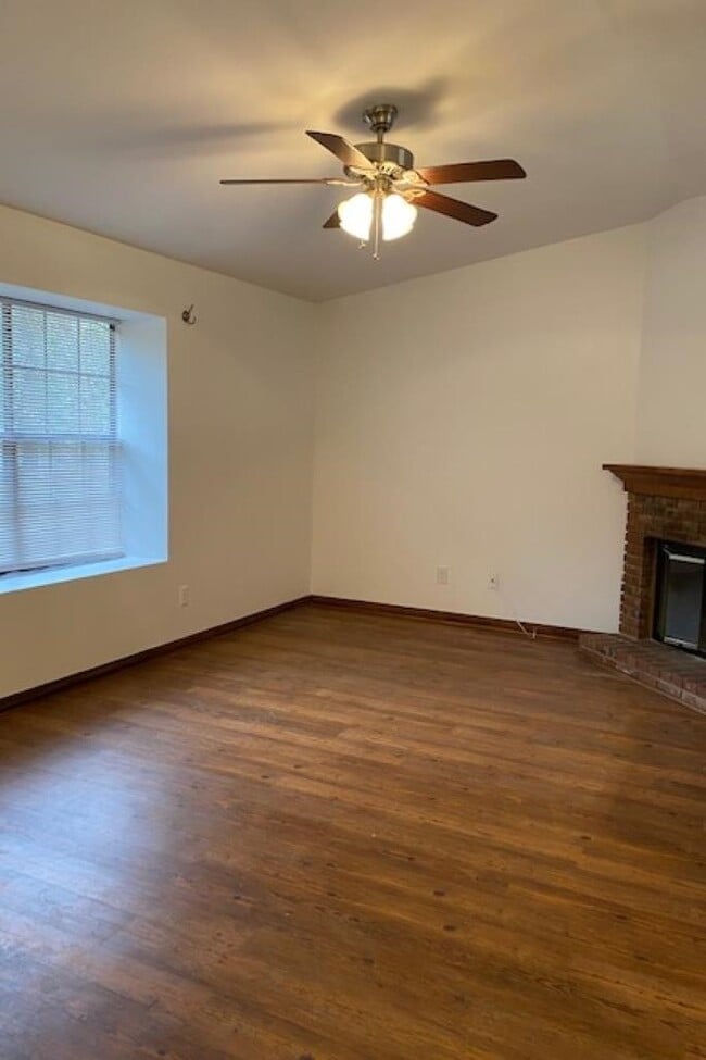 Foto del edificio - 177 Whetherbine Way W