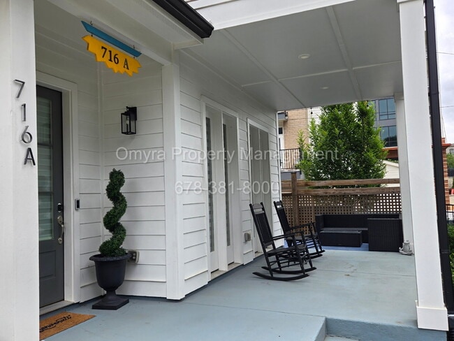 Photo - Gorgeous 4 Bedroom Home Near Grant Park!