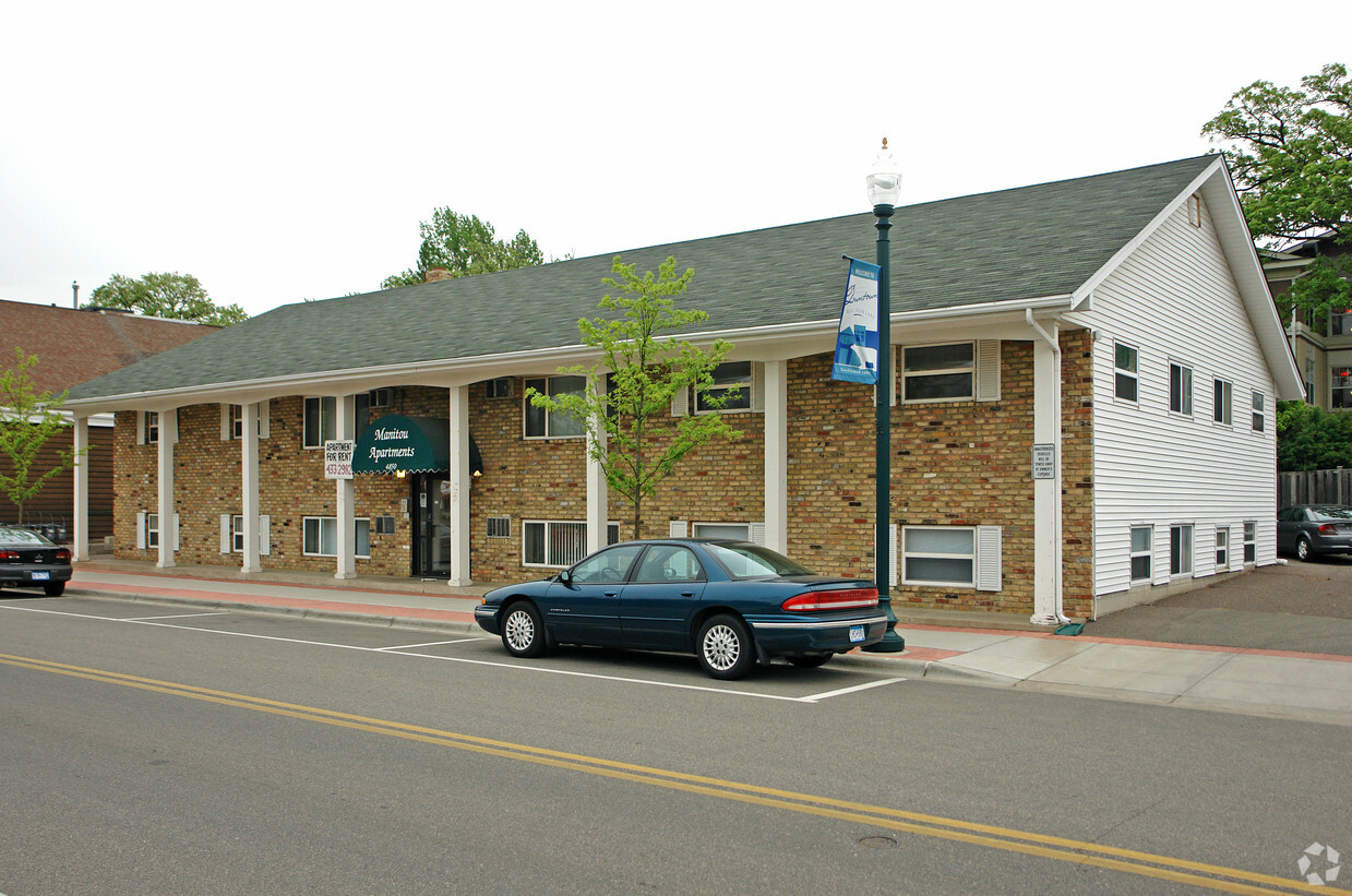 Primary Photo - Manitou Apartments