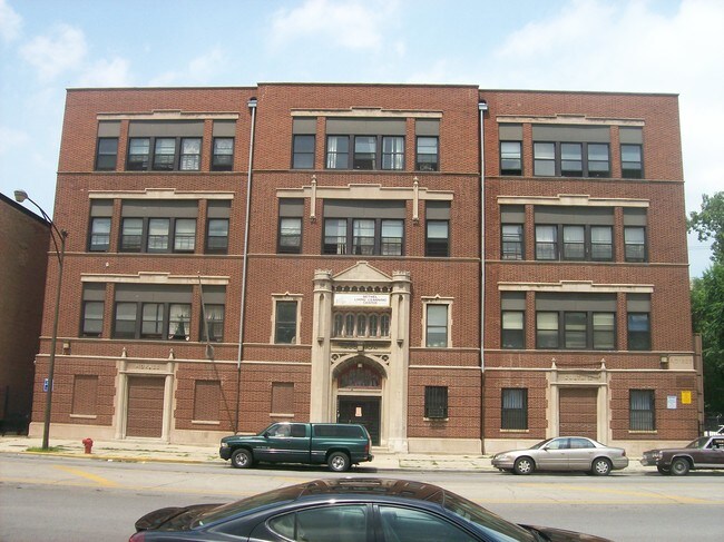 Building Photo - 4320 W Madison St